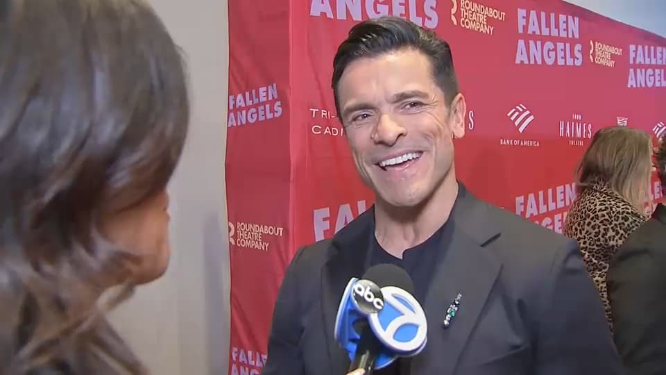 Mark Consuelos ra mắt chính thức trên sân khấu Broadway trong 'Những thiên thần sa ngã'