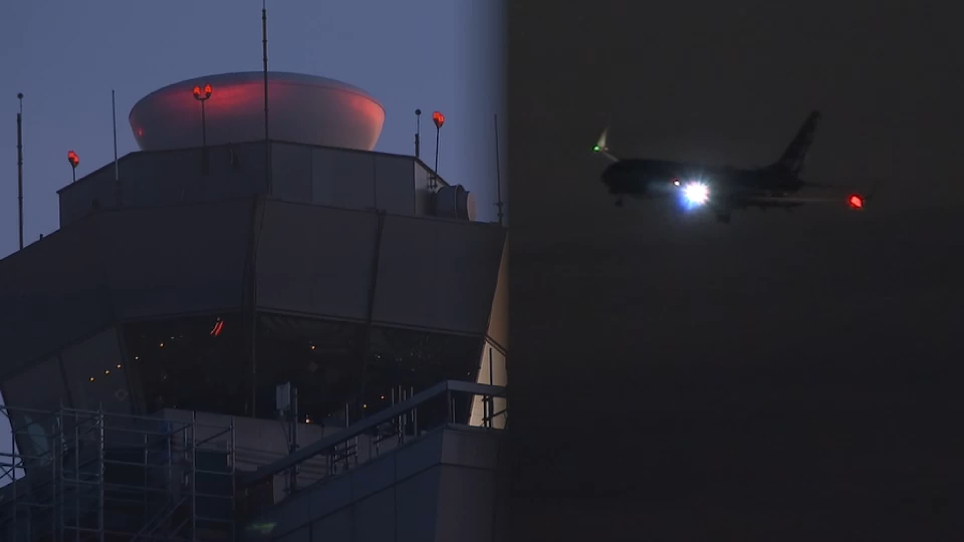 Các phi công thực hiện hành động né tránh khi hai máy bay hạ cánh tại JFK tiến gần đến mức nguy hiểm