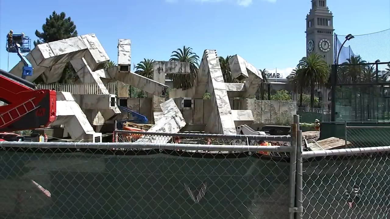 San Francisco bắt đầu dỡ bỏ đài phun nước Vaillancourt gây tranh cãi trị giá 4 triệu USD