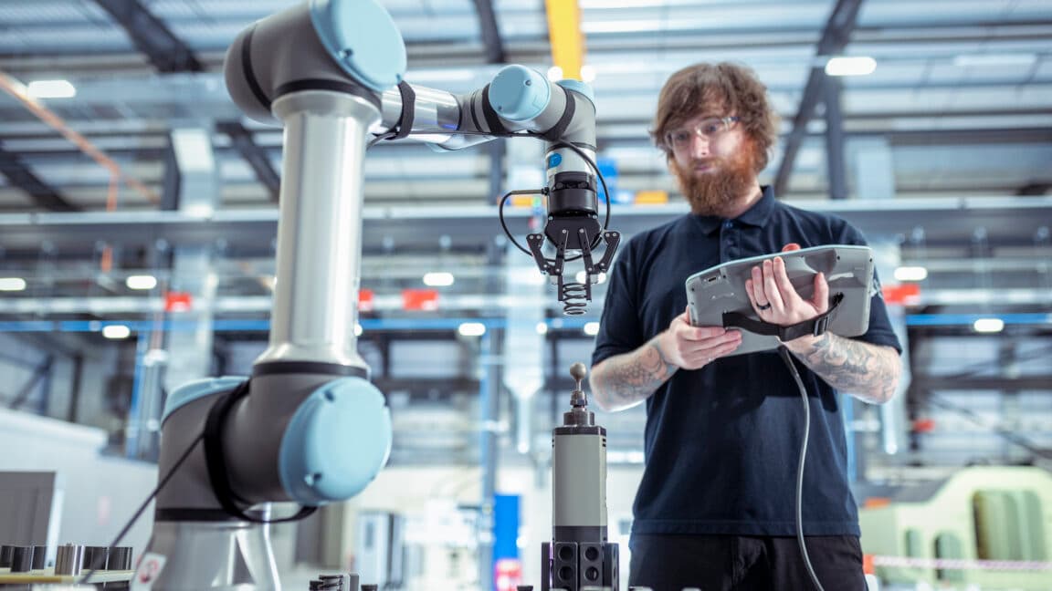 Phần mềm điều khiển robot mới tránh làm kẹt khớp