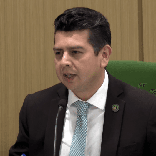 Lãnh đạo hội đồng xác định lại vai trò của tổng giám đốc tiểu bang, yêu cầu giám sát nhiều hơn