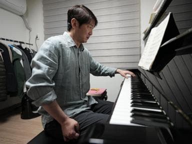 Nghệ sĩ piano Hàn Quốc tự tái tạo sau cơn đột quỵ