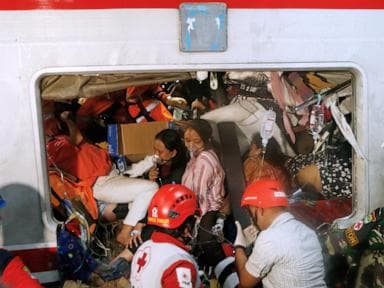 Lực lượng cứu hộ tìm thấy nạn nhân cuối cùng trong vụ đắm tàu ​​​​Indonesia khiến 14 người thiệt mạng