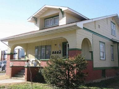 Cần bán: Ngôi nhà ở Illinois nơi George Harrison đến thăm em gái trước Beatlemania