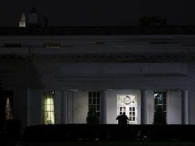 Bộ Tư pháp trích dẫn vụ nổ súng vào bữa tối để ép các nhà bảo tồn từ bỏ vụ kiện khiêu vũ của Trump