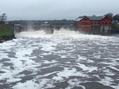 Bão dữ dội tiếp tục gây mưa lớn, sét và lũ lụt trên khắp nước Mỹ