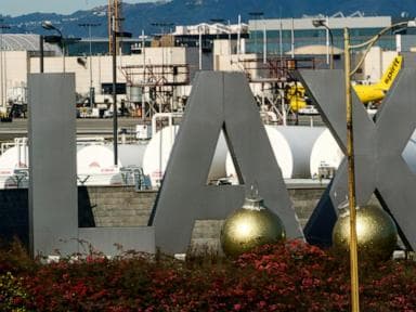 Người phụ nữ Los Angeles bị bắt vì tội buôn lậu vũ khí Iran