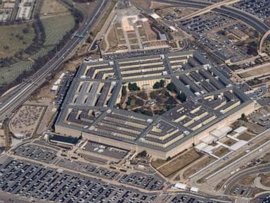 Tai nạn xe buýt trực diện gần trạm dừng Lầu Năm Góc làm 23 người bị thương, trong đó có nhân viên Bộ Quốc phòng